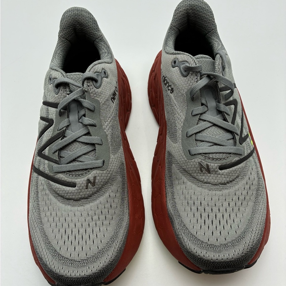 New Balance Men’s Fresh Foam More V4 Running Shoe, Harbor Grey/Brick Red, 10